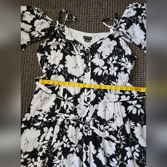 City Chic Black and White Floral Midi Dress - Picture 6 of 7